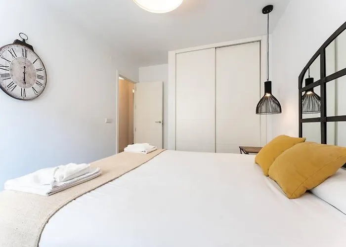 Super Flat With Terrace And Free Parking Апартаменты Малага