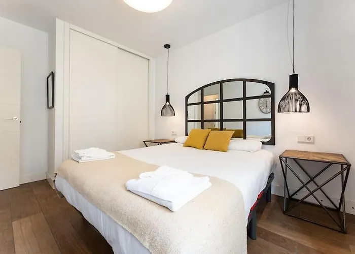 Super Flat With Terrace And Free Parking Малага